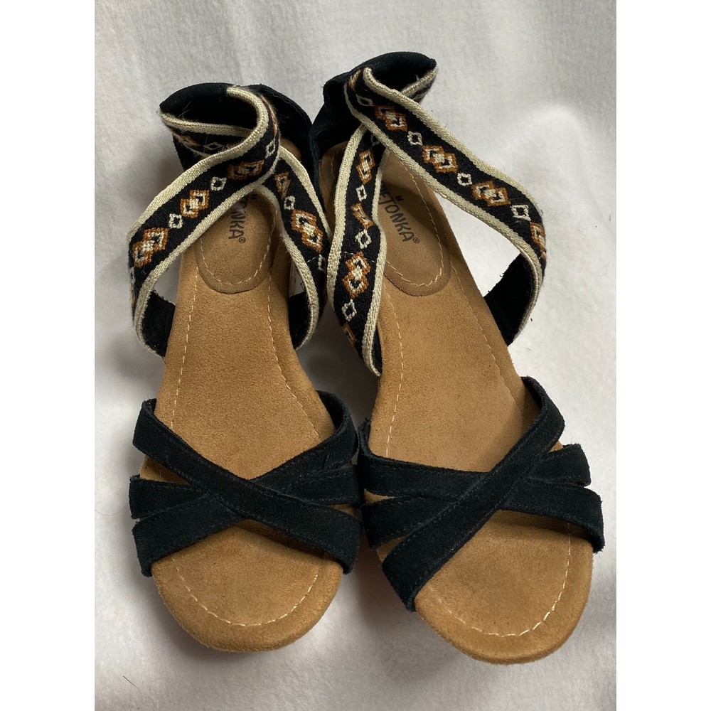 Minnetonka Drew Wedge Sandals Women's Size 10 Black Embroidery Tribal Print Boho